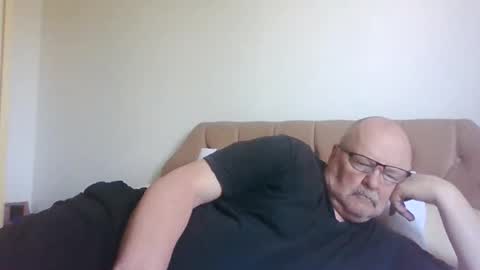 Snapshot of old_fkrr_ chatting on May 26, 8:21 am old_fkrr_ online show from May 26, 8:21 am