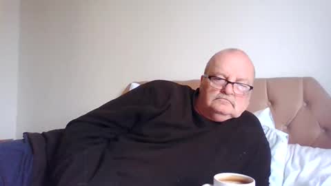 Snapshot of old_fkrr_ chatting on June 11, 10:35 am old_fkrr_ online show from June 11, 10:35 am