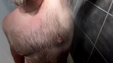 Snapshot of oldbones2 chatting on October 6, 12:52 am oldbones2 online show from October 6, 12:52 am