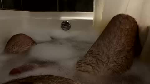 Snapshot of oldbones2 chatting on October 10, 1:37 am oldbones2 online show from October 10, 1:37 am