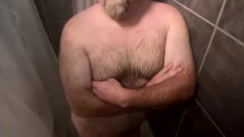 Snapshot of oldbones2 chatting on October 13, 12:43 am oldbones2 online show from October 13, 12:43 am