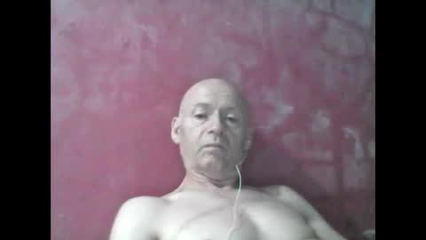 Snapshot of oldbuthorny62 chatting on May 27, 1:35 am oldbuthorny62 online show from May 27, 1:35 am