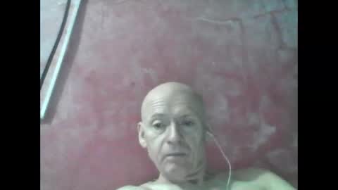 Snapshot of oldbuthorny62 chatting on May 30, 2:19 am oldbuthorny62 online show from May 30, 2:19 am