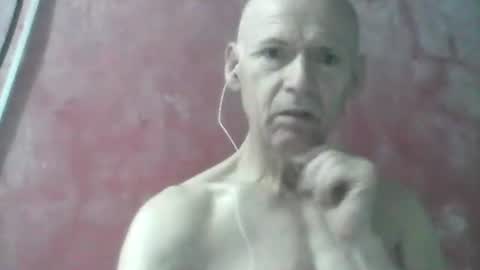 Snapshot of oldbuthorny62 chatting on May 31, 1:47 am oldbuthorny62 online show from May 31, 1:47 am