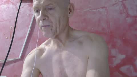 Snapshot of oldbuthorny62 chatting on July 9, 2:10 pm oldbuthorny62 online show from July 9, 2:10 pm