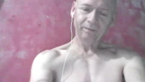 Snapshot of oldbuthorny62 chatting on July 14, 2:05 am oldbuthorny62 online show from July 14, 2:05 am