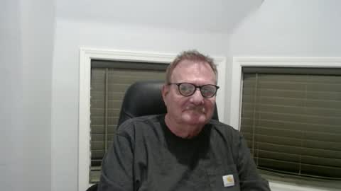 Snapshot of oldguybigd chatting on May 19, 4:41 am oldguybigd online show from May 19, 4:41 am