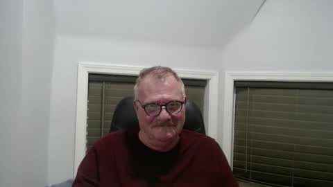 Snapshot of oldguybigd chatting on June 6, 5:56 am oldguybigd online show from June 6, 5:56 am