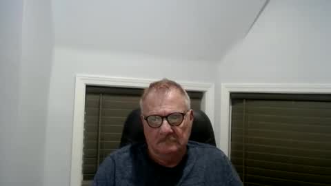 Snapshot of oldguybigd chatting on June 8, 4:24 am oldguybigd online show from June 8, 4:24 am