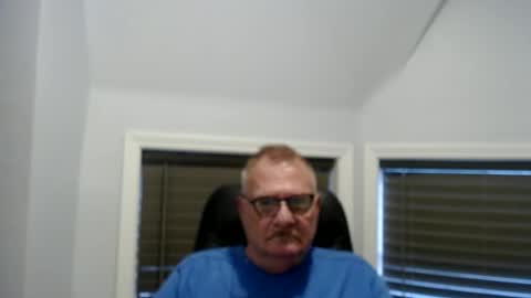 Snapshot of oldguybigd chatting on June 17, 2:14 am oldguybigd online show from June 17, 2:14 am