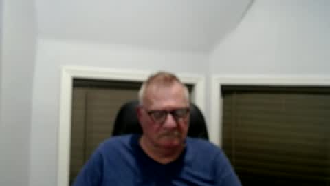 Snapshot of oldguybigd chatting on June 24, 4:11 am oldguybigd online show from June 24, 4:11 am