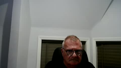 Snapshot of oldguybigd chatting on June 27, 4:39 am oldguybigd online show from June 27, 4:39 am