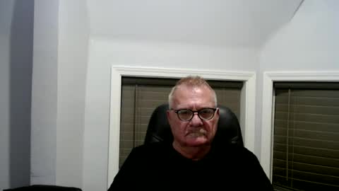 Snapshot of oldguybigd chatting on June 28, 4:07 am oldguybigd online show from June 28, 4:07 am