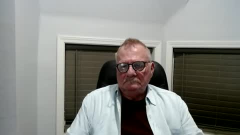 Snapshot of oldguybigd chatting on June 30, 6:03 am oldguybigd online show from June 30, 6:03 am
