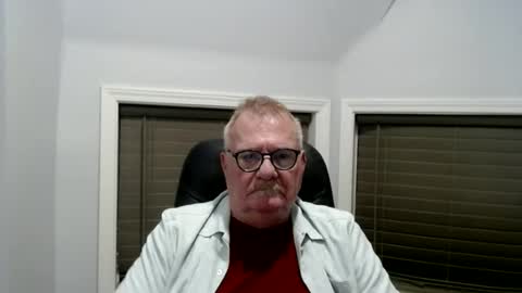 Snapshot of oldguybigd chatting on July 1, 4:36 am oldguybigd online show from July 1, 4:36 am