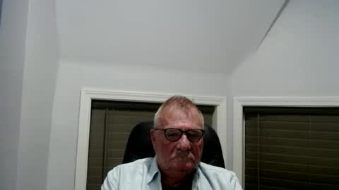Snapshot of oldguybigd chatting on July 2, 5:02 am oldguybigd online show from July 2, 5:02 am