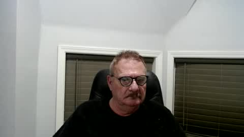Snapshot of oldguybigd chatting on July 3, 4:08 am oldguybigd online show from July 3, 4:08 am