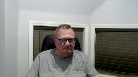 Snapshot of oldguybigd chatting on July 5, 3:56 am oldguybigd online show from July 5, 3:56 am