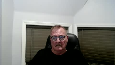 Snapshot of oldguybigd chatting on July 7, 3:53 am oldguybigd online show from July 7, 3:53 am
