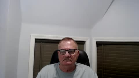 Snapshot of oldguybigd chatting on July 12, 3:52 am oldguybigd online show from July 12, 3:52 am