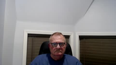 Snapshot of oldguybigd chatting on July 13, 3:53 am oldguybigd online show from July 13, 3:53 am