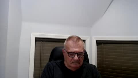 Snapshot of oldguybigd chatting on July 14, 3:22 am oldguybigd online show from July 14, 3:22 am