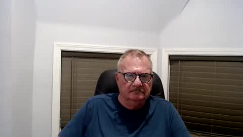 Snapshot of oldguybigd chatting on July 15, 4:29 am oldguybigd online show from July 15, 4:29 am