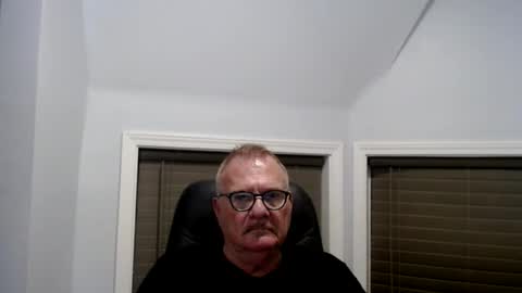 Snapshot of oldguybigd chatting on July 16, 5:02 am oldguybigd online show from July 16, 5:02 am