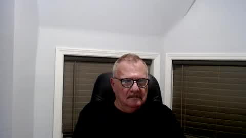 Snapshot of oldguybigd chatting on July 17, 5:14 am oldguybigd online show from July 17, 5:14 am