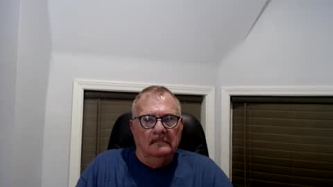 Snapshot of oldguybigd chatting on July 18, 4:16 am oldguybigd online show from July 18, 4:16 am