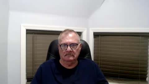 Snapshot of oldguybigd chatting on July 19, 5:55 am oldguybigd online show from July 19, 5:55 am
