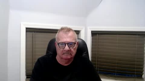 Snapshot of oldguybigd chatting on July 21, 2:14 am oldguybigd online show from July 21, 2:14 am