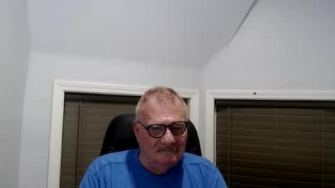 Snapshot of oldguybigd chatting on July 26, 3:36 am oldguybigd online show from July 26, 3:36 am