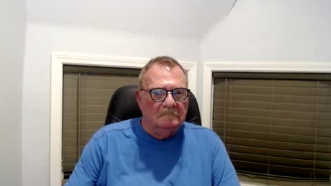 Snapshot of oldguybigd chatting on July 28, 3:35 am oldguybigd online show from July 28, 3:35 am