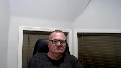 Snapshot of oldguybigd chatting on July 29, 4:32 am oldguybigd online show from July 29, 4:32 am