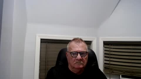 Snapshot of oldguybigd chatting on August 6, 4:36 am oldguybigd online show from August 6, 4:36 am
