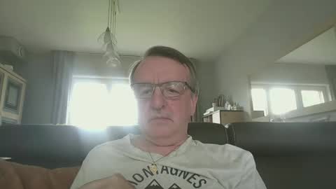 Snapshot of oldtimer160162493 chatting on May 3, 12:00 pm oldtimer160162493 online show from May 3, 12:00 pm
