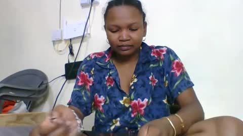 Snapshot of olgamariah203875 chatting on June 7, 7:01 am olgamariah203875 online show from June 7, 7:01 am