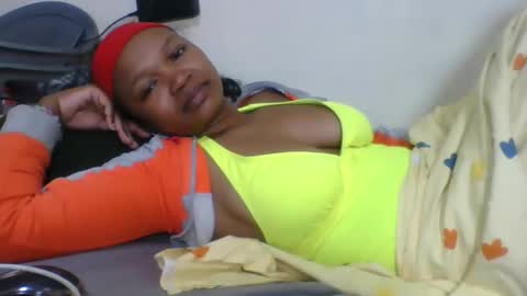 Snapshot of olgamariah203875 chatting on June 11, 12:32 am olgamariah203875 online show from June 11, 12:32 am