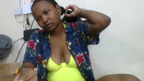 Snapshot of olgamariah203875 chatting on June 11, 11:41 am olgamariah203875 online show from June 11, 11:41 am
