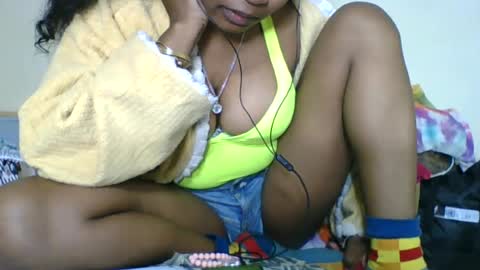 Snapshot of olgamariah203875 chatting on July 25, 7:33 pm olgamariah203875 online show from July 25, 7:33 pm