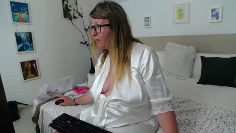 Olga Pavlova online show from June 6, 2:11 pm