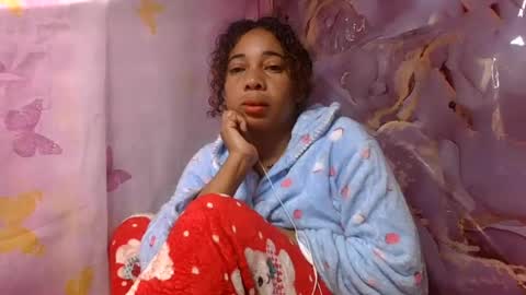Snapshot of olinaa chatting on June 29, 5:25 am olinaa online show from June 29, 5:25 am