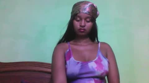 olinah610 online show from November 28, 7:49 pm