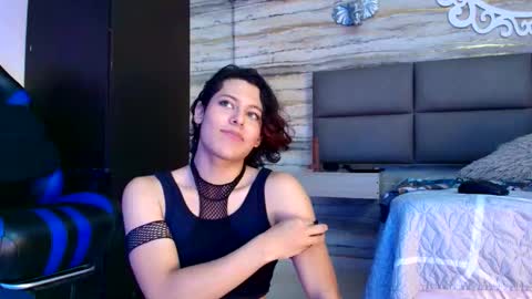 Snapshot of oliver__brown chatting on December 20, 1:23 am Oliver online show from December 20, 1:23 am