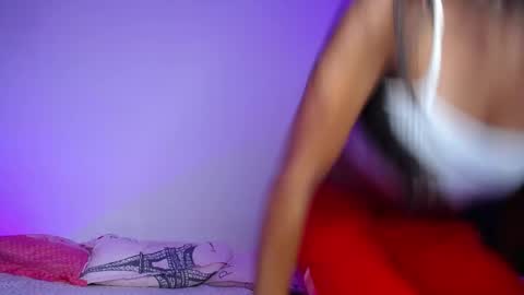 Snapshot of oliver_and_megan chatting on May 31, 7:48 am Oliver and MeganIndependent online show from May 31, 7:48 am