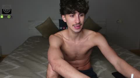 Snapshot of oliver_baker chatting on December 5, 3:50 pm Oliver  Kaen online show from December 5, 3:50 pm