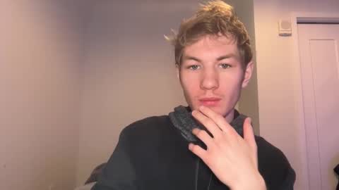 Snapshot of oliver_beck chatting on March 4, 7:22 pm Oliver Beck online show from March 4, 7:22 pm