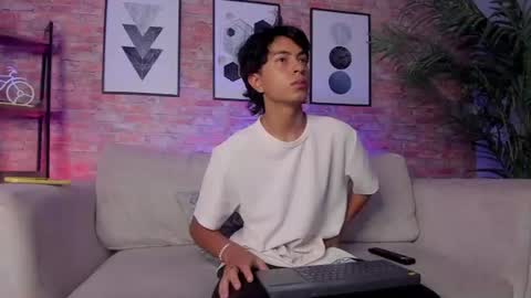 oliver_blake_ online show from July 12, 11:18 pm