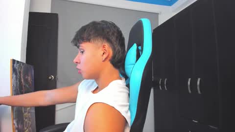 Oliver bray online show from November 8, 1:39 am